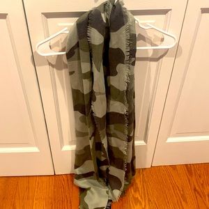 EXPRESS Camo Scarf